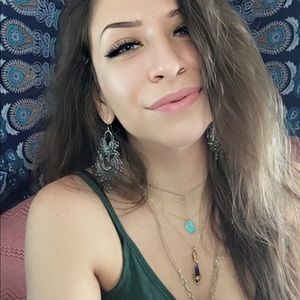 Meet your Posher, Reannah